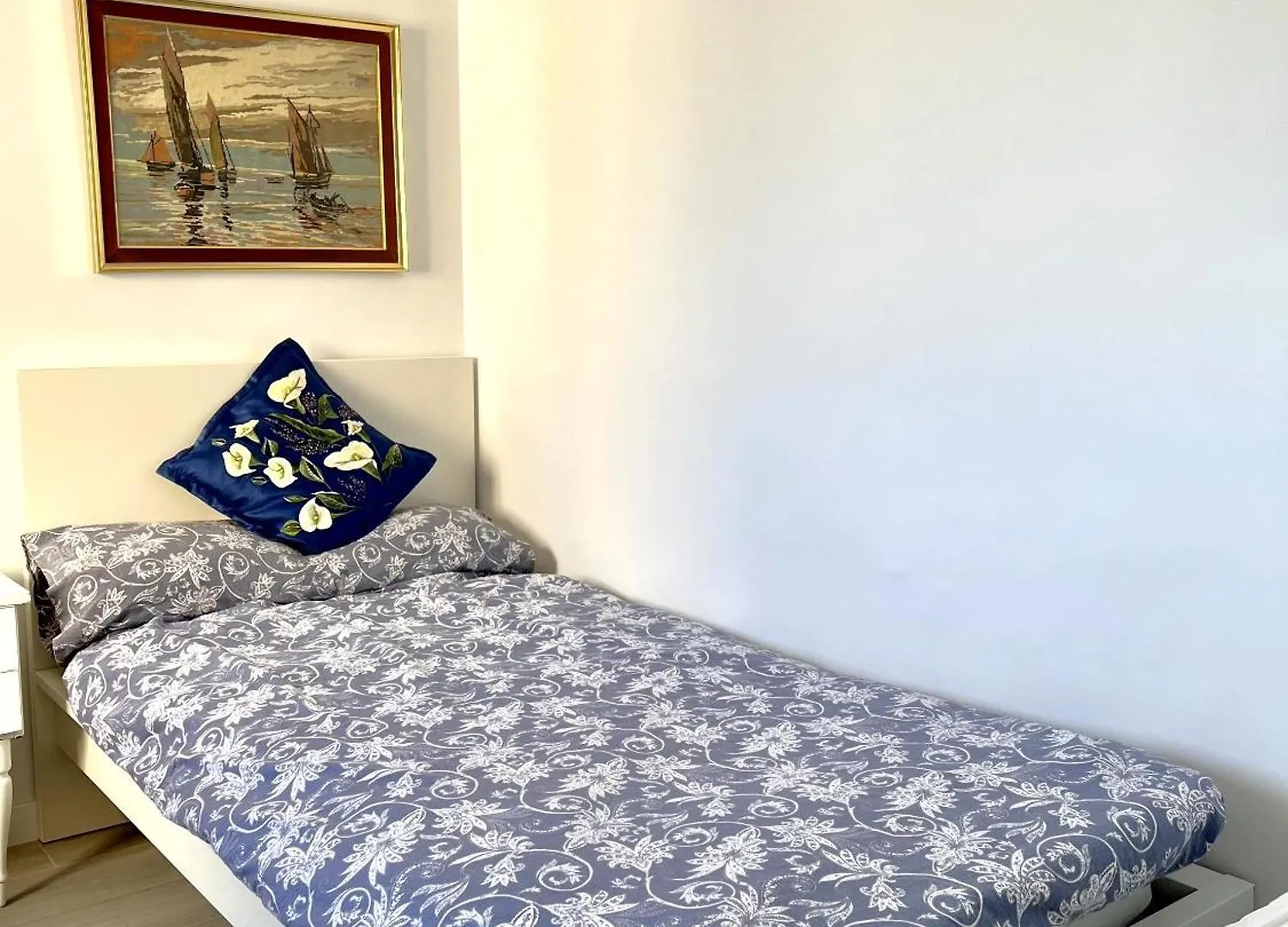 Malaga Flat With Balcony Ac Direct Bus To Beach Sleeps 7 0*,