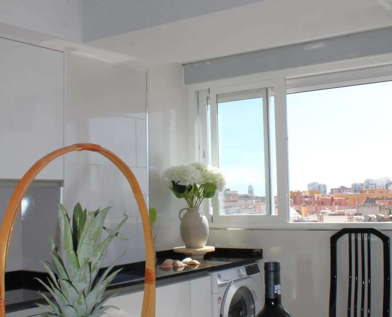 Malaga Flat With Balcony Ac Direct Bus To Beach Sleeps 7 Accommodatie bij particulieren