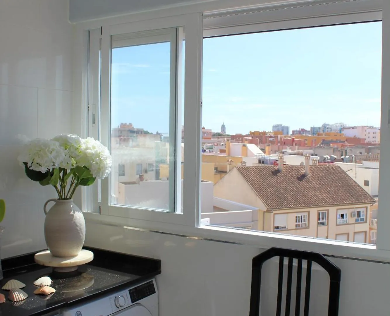 Malaga Flat With Balcony Ac Direct Bus To Beach Sleeps 7 Spain