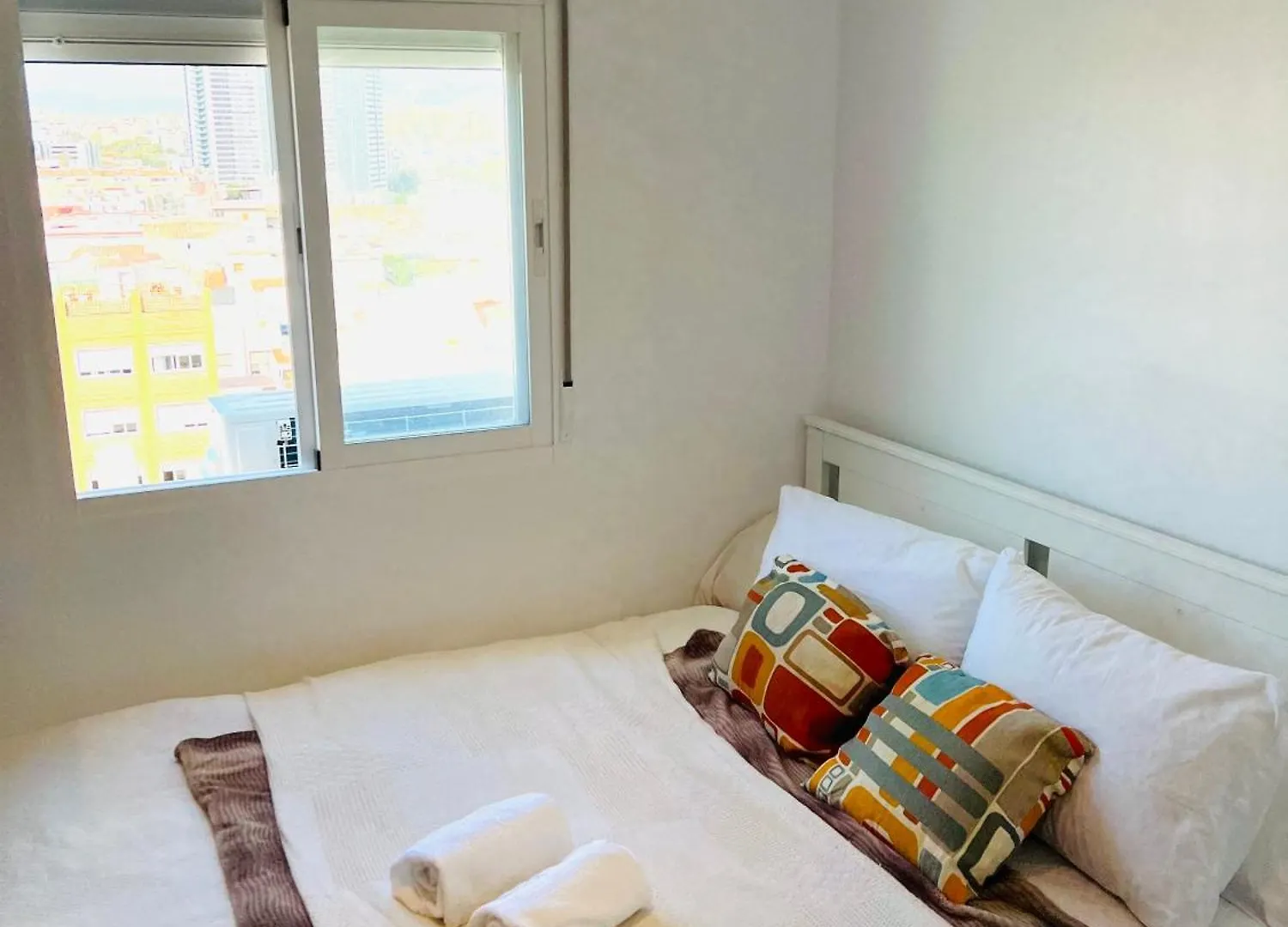 Homestay Malaga Flat With Balcony Ac Direct Bus To Beach Sleeps 7